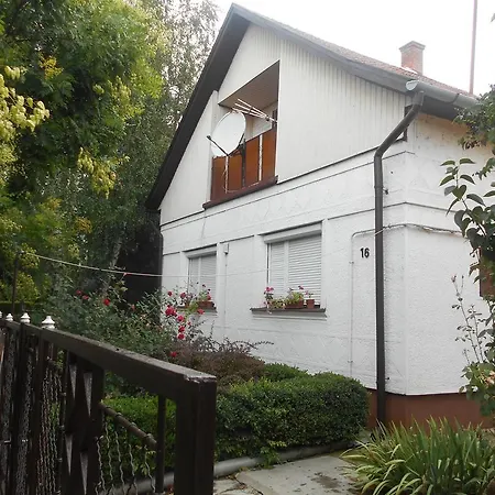 Case de vacanță Abacsko Haz